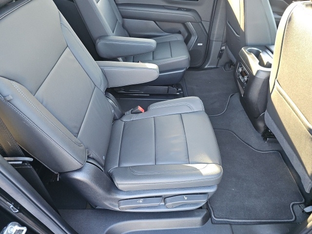 2025 Chevrolet Suburban Z71:25085A1