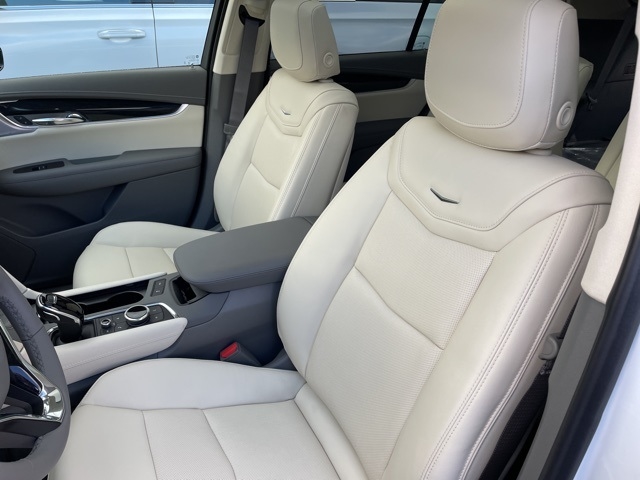 2025 Cadillac XT6 Premium Luxury:25102