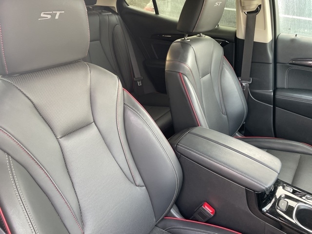 2023 Buick Envision Essence photo 12
