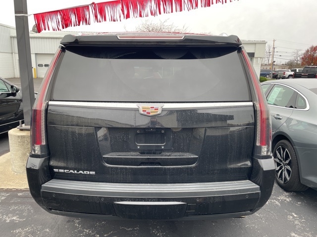 2018 Cadillac Escalade Premium Luxury:26024B