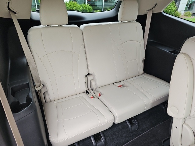 2022 Buick Enclave Essence:FP4704