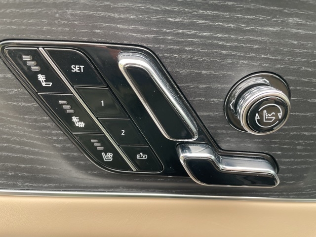 2024 Cadillac LYRIQ Luxury 3:FP6635