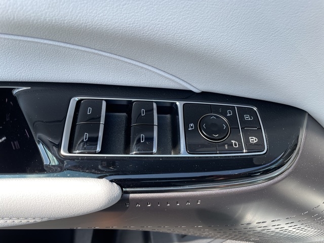 2024 Cadillac LYRIQ Sport 1:FP0650