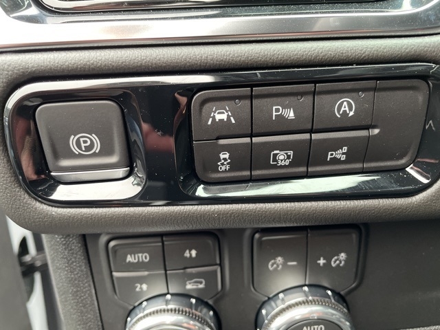 2026 GMC Yukon Elevation:26022