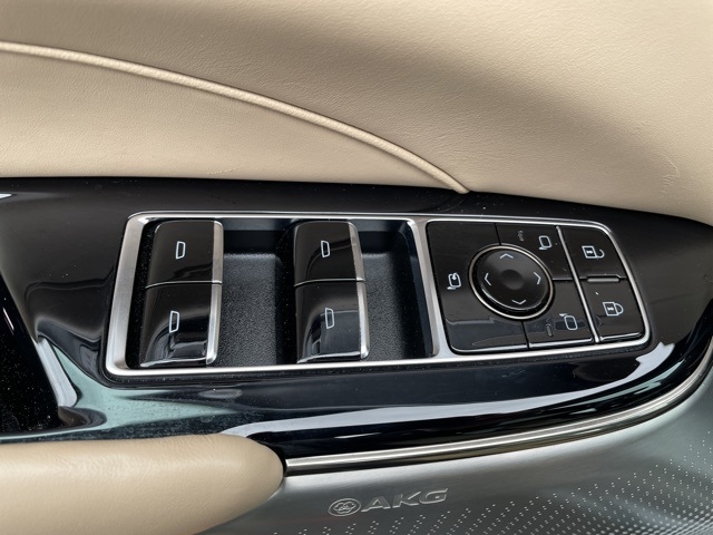 2024 Cadillac LYRIQ Luxury 3:FP6635