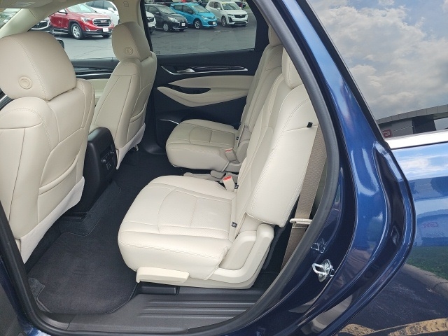 2022 Buick Enclave Essence:FP4704