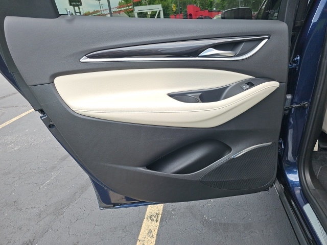 2022 Buick Enclave Essence:FP4704