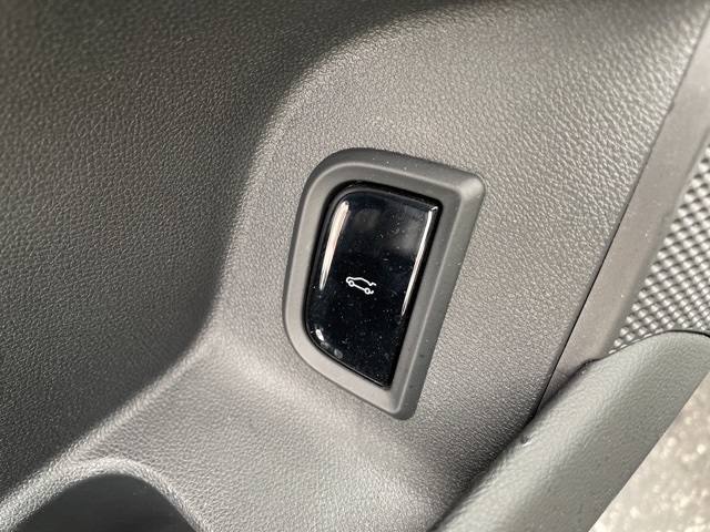 2024 Cadillac LYRIQ Luxury 3:FP6635