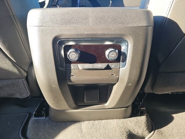 2025 Chevrolet Suburban Z71:25085A1