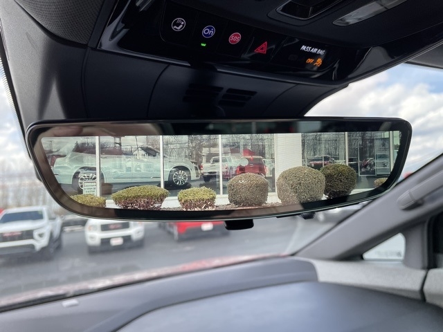 2025 Cadillac OPTIQ Luxury 1:25058