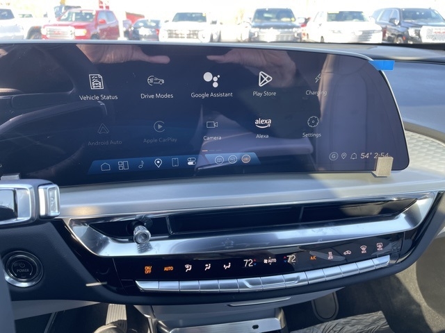 2025 Cadillac LYRIQ Luxury:25051