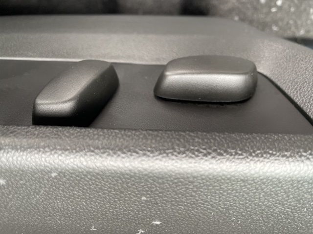 2023 Buick Envision Essence:F0002