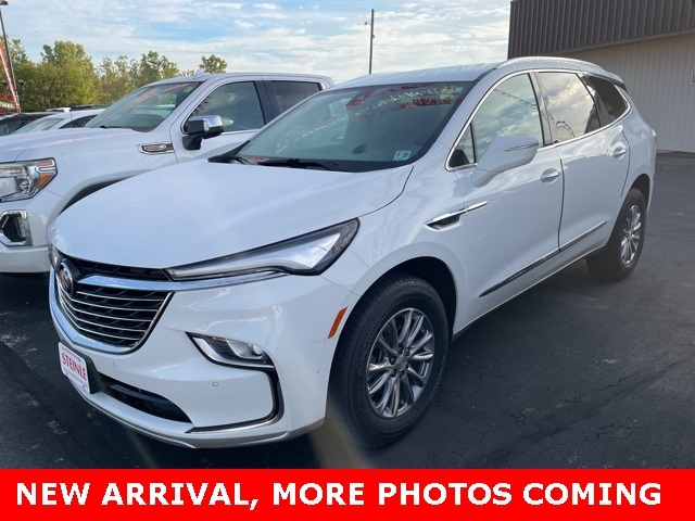 2022 Buick Enclave Essence  FP8756
