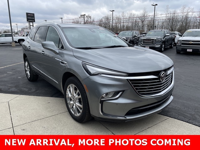 2023 Buick Enclave Essence  FP8695