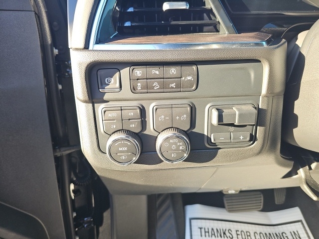 2025 Chevrolet Suburban Z71:25085A1