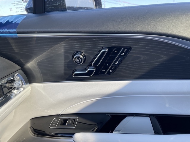 2025 Cadillac LYRIQ Luxury:25051