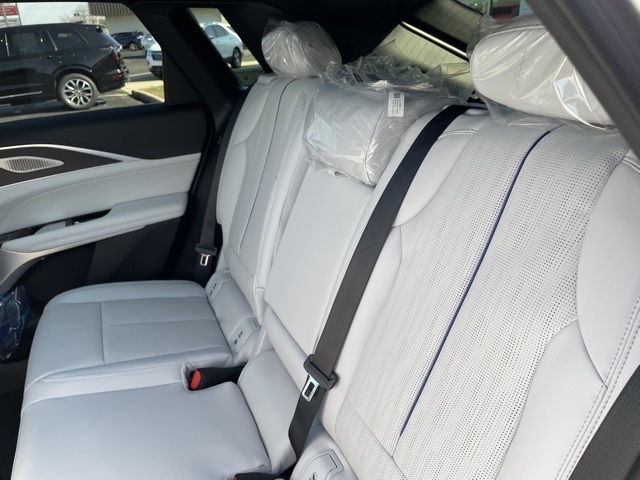 2025 Cadillac LYRIQ Luxury:25051