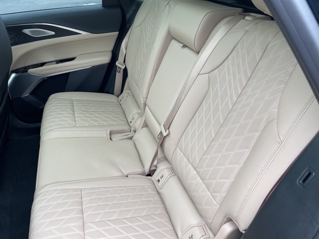 2024 Cadillac LYRIQ Luxury 3:FP6635