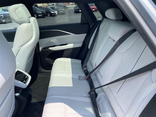 2024 Cadillac LYRIQ Sport 1:FP0650