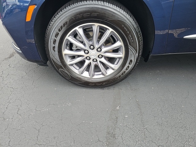 2022 Buick Enclave Essence:FP4704