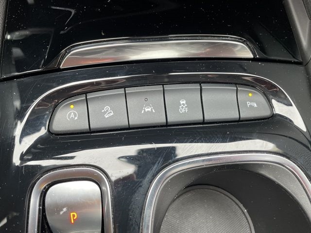 2023 Buick Envision Essence:F0002