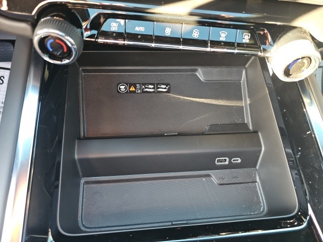 2025 Chevrolet Suburban Z71:25085A1