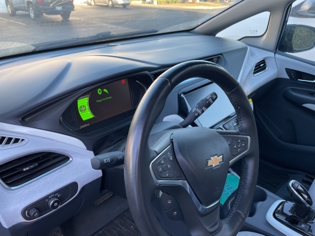 2017 Chevrolet Bolt EV photo 2
