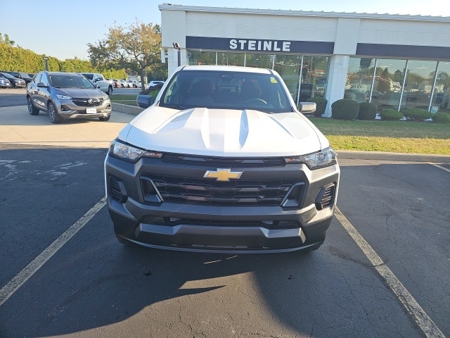 2023 Chevrolet Colorado Work Truck photo 2