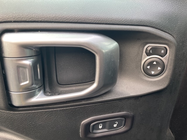 2018 Jeep Wrangler Unlimited Sport S photo 3