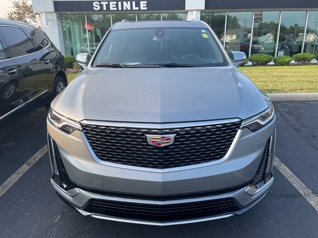 2023 Cadillac XT6 Luxury photo 2