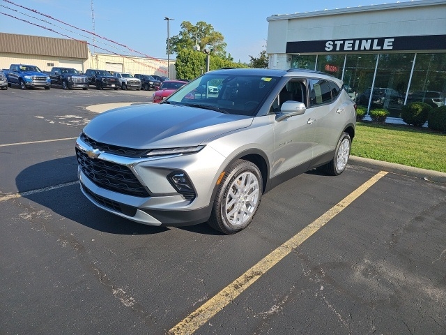 2023 Chevrolet Blazer 3LT photo 2