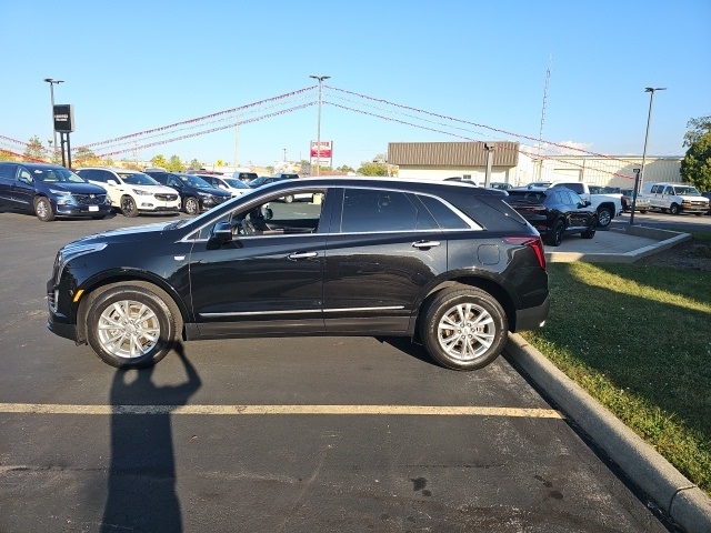 2022 Cadillac XT5 Luxury photo 3