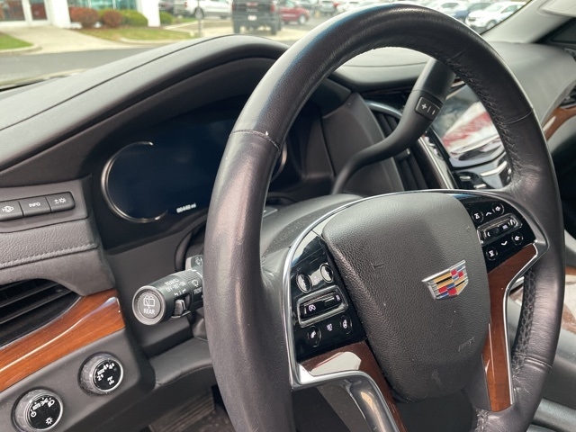 2018 Cadillac Escalade Premium Luxury:26024B