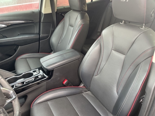 2023 Buick Envision Essence photo 4