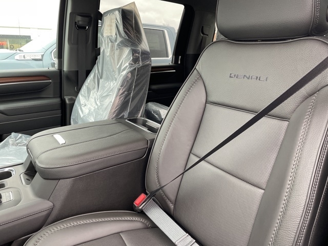 2025 GMC Sierra 2500HD Denali:25093