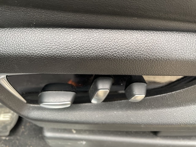 2018 Cadillac Escalade Premium Luxury:26024B