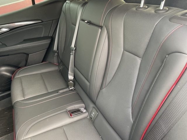 2023 Buick Envision Essence photo 6