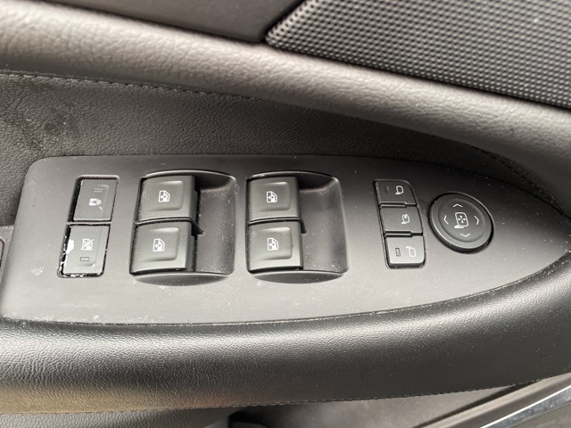 2018 Cadillac Escalade Premium Luxury:26024B