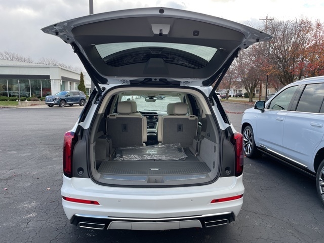 2025 Cadillac XT6 Premium Luxury:25102