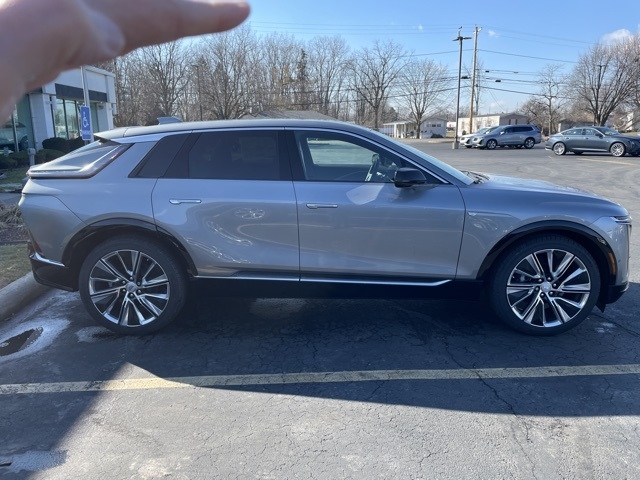 2025 Cadillac LYRIQ Luxury:25051