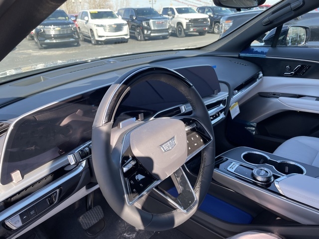 2025 Cadillac LYRIQ Luxury:25051