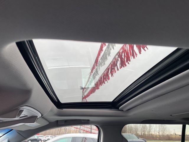 2018 Cadillac Escalade Premium Luxury:26024B