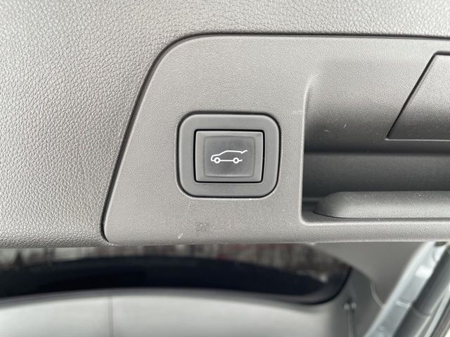 2023 Buick Envision Essence:F0002