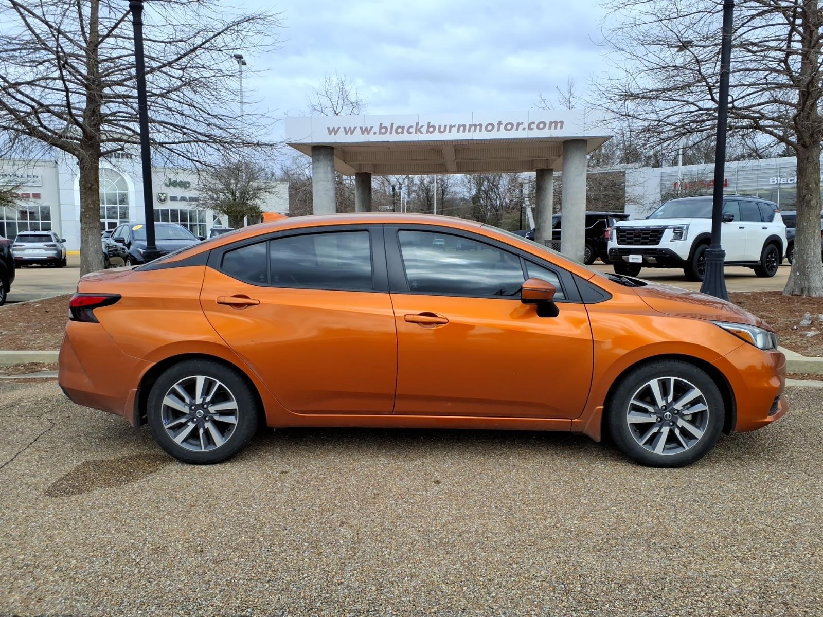 2020 Nissan Versa SV FWD