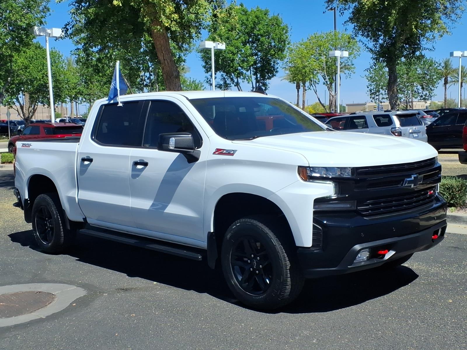 Summit White 2022 Chevrolet Silverado 1500 LT Trail Boss Crew Cab 4WD Pickup Truck Four-Wheel Drive Automatic