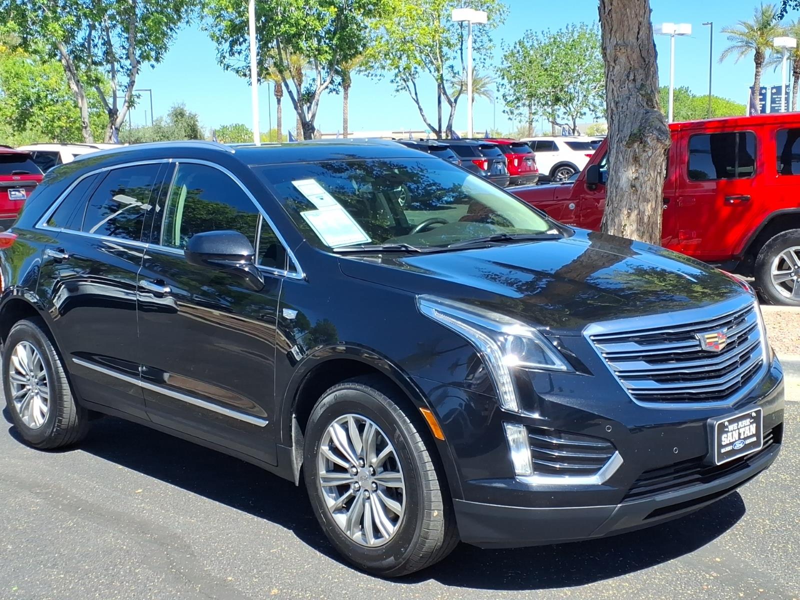 Stellar Black Metallic 2017 Cadillac XT5 Luxury FWD SUV / Crossover Front-Wheel Drive 8-Speed Automatic