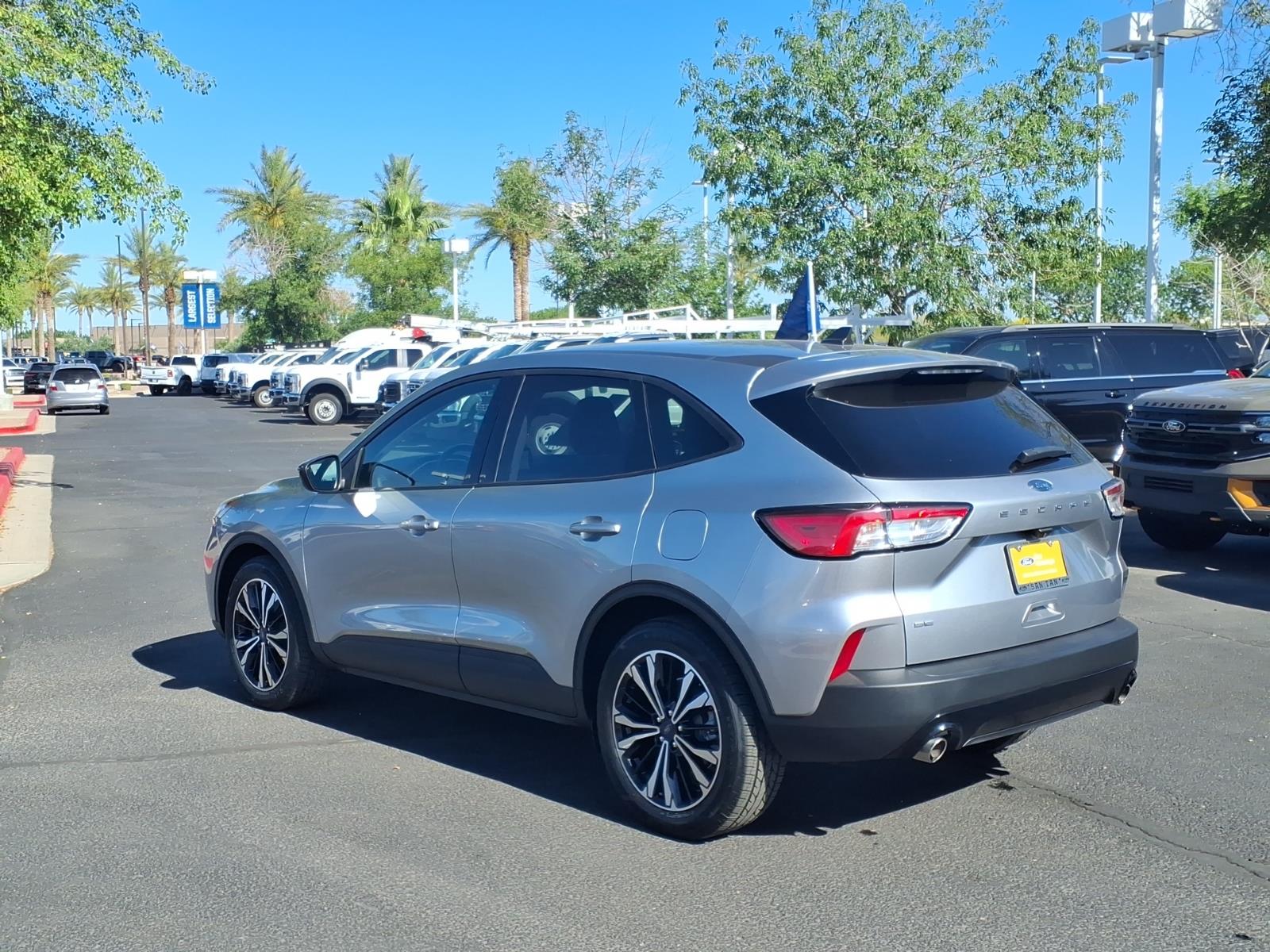 View vehicle photo 6