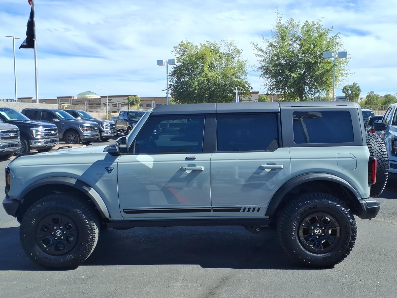 View vehicle photo 7