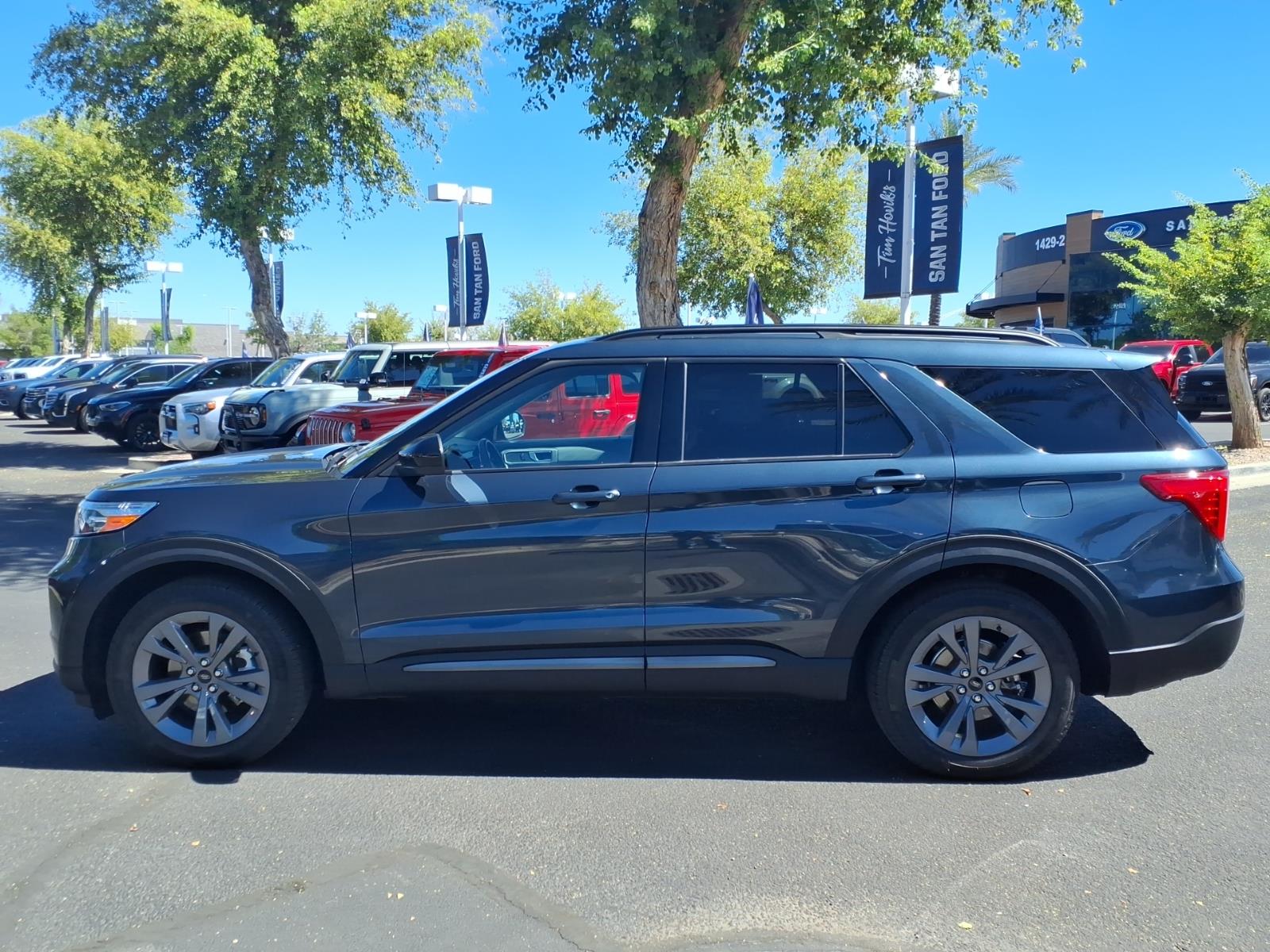 View vehicle photo 7