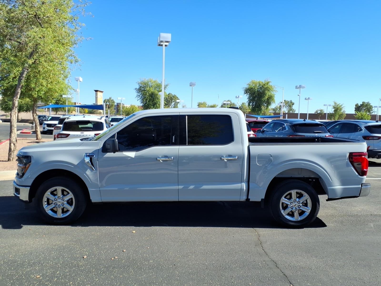 View vehicle photo 7